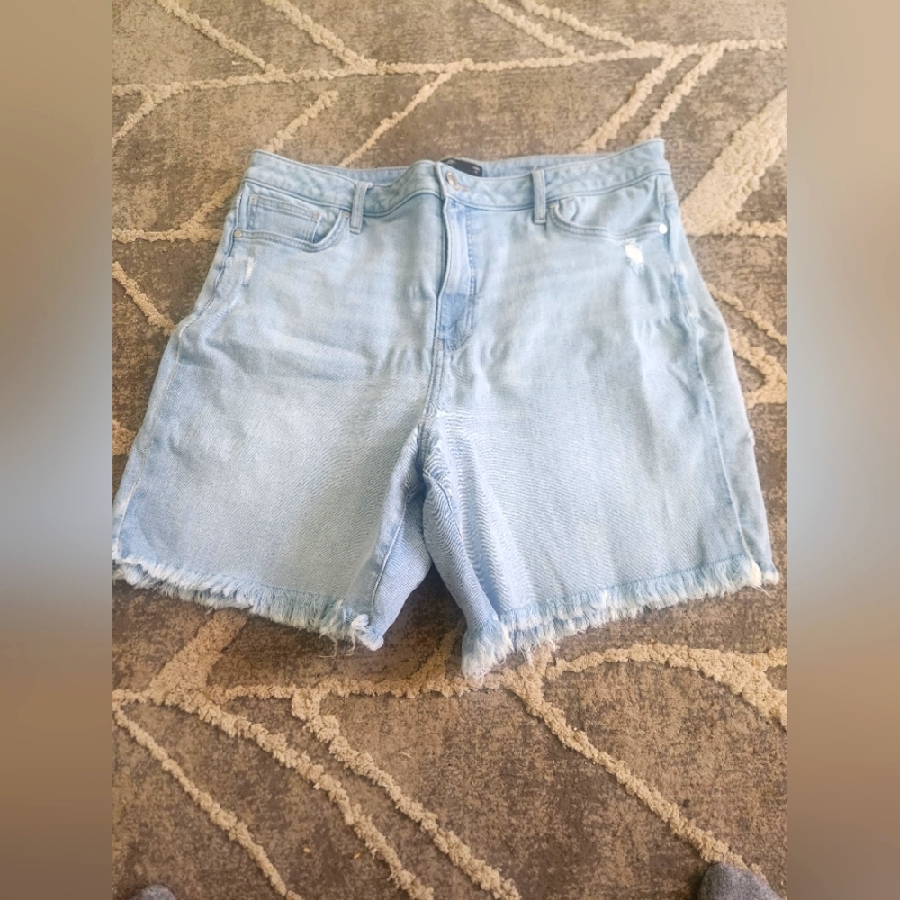 Simply Vera Wang Light Blue Denim Distressed Women Shorts